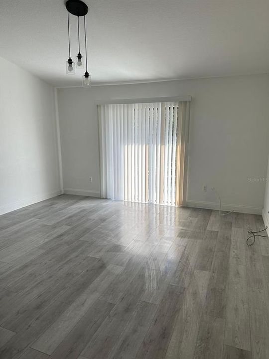 For Rent: $1,700 (3 beds, 2 baths, 1079 Square Feet)