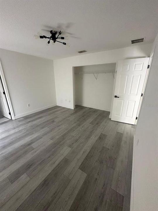 For Rent: $1,700 (3 beds, 2 baths, 1079 Square Feet)