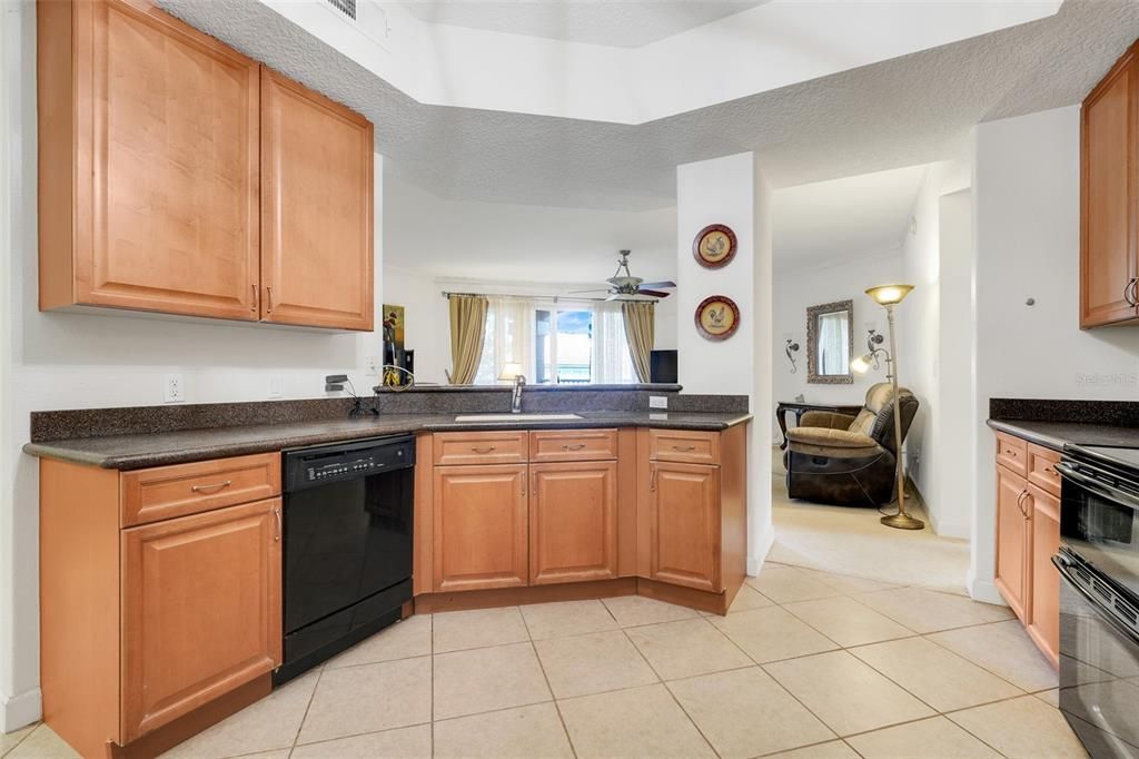 出租: $2,500 (3 贝兹, 2 浴室, 2010 平方英尺)