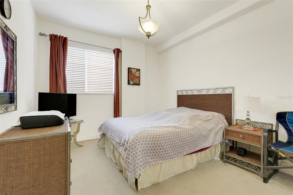 出租: $2,500 (3 贝兹, 2 浴室, 2010 平方英尺)