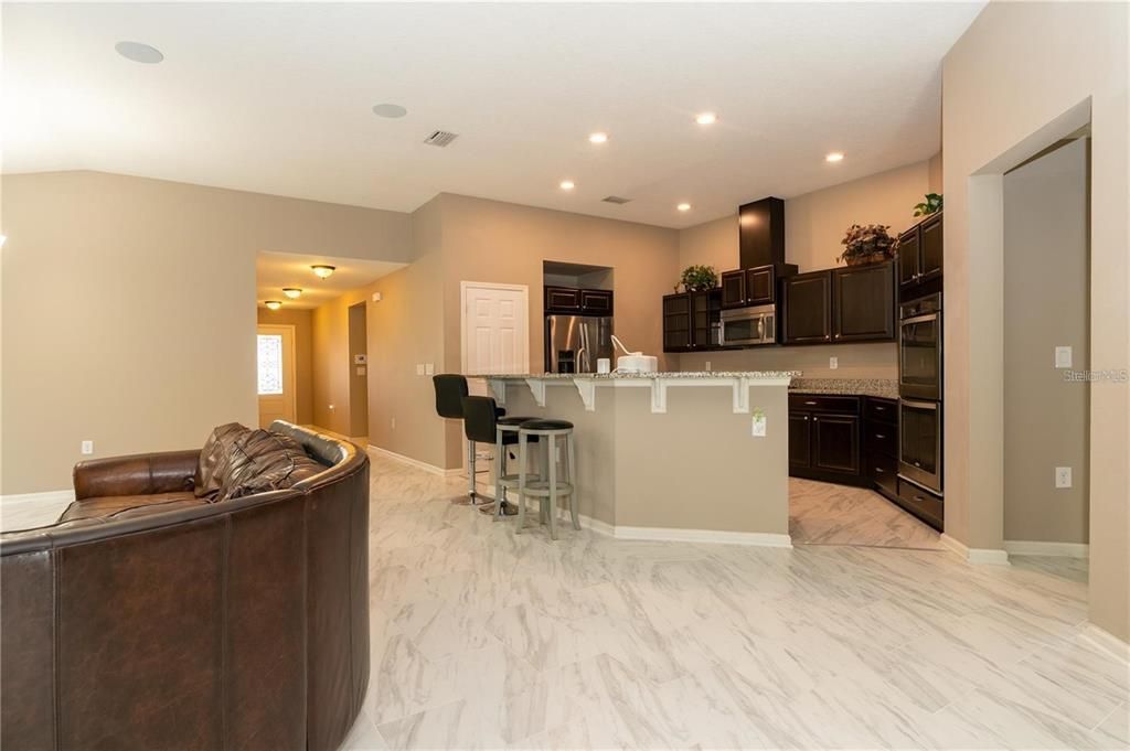 En Renta: $2,400 (4 camas, 2 baños, 1884 Pies cuadrados)