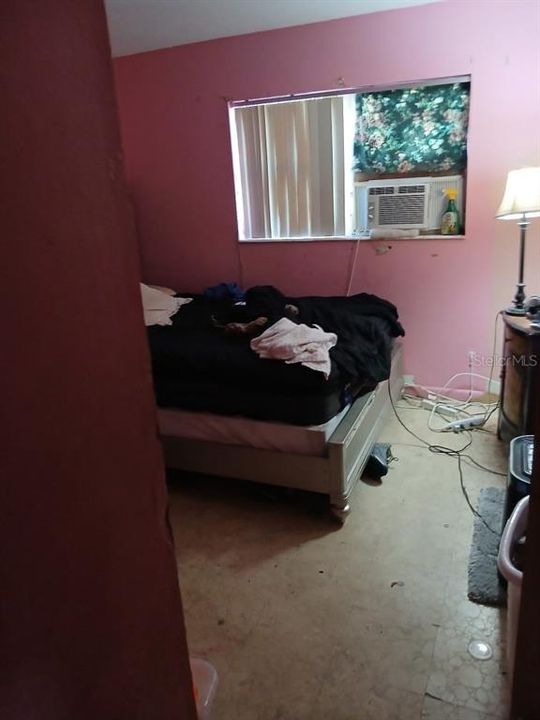 For Sale: $274,999 (3 beds, 1 baths, 1228 Square Feet)