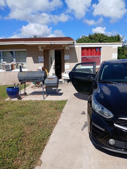 For Sale: $274,999 (3 beds, 1 baths, 1228 Square Feet)