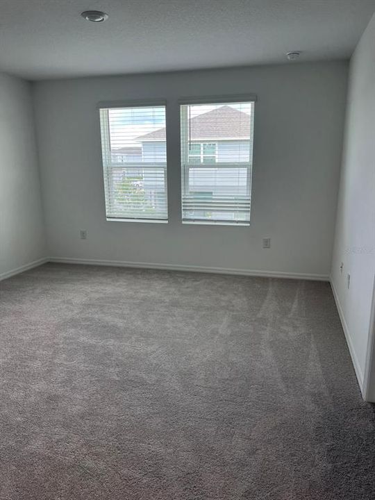 出租: $1,800 (3 贝兹, 2 浴室, 1373 平方英尺)