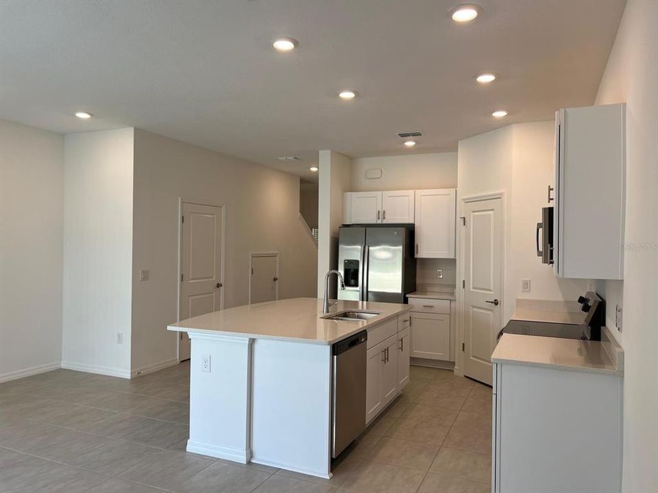 出租: $1,800 (3 贝兹, 2 浴室, 1373 平方英尺)