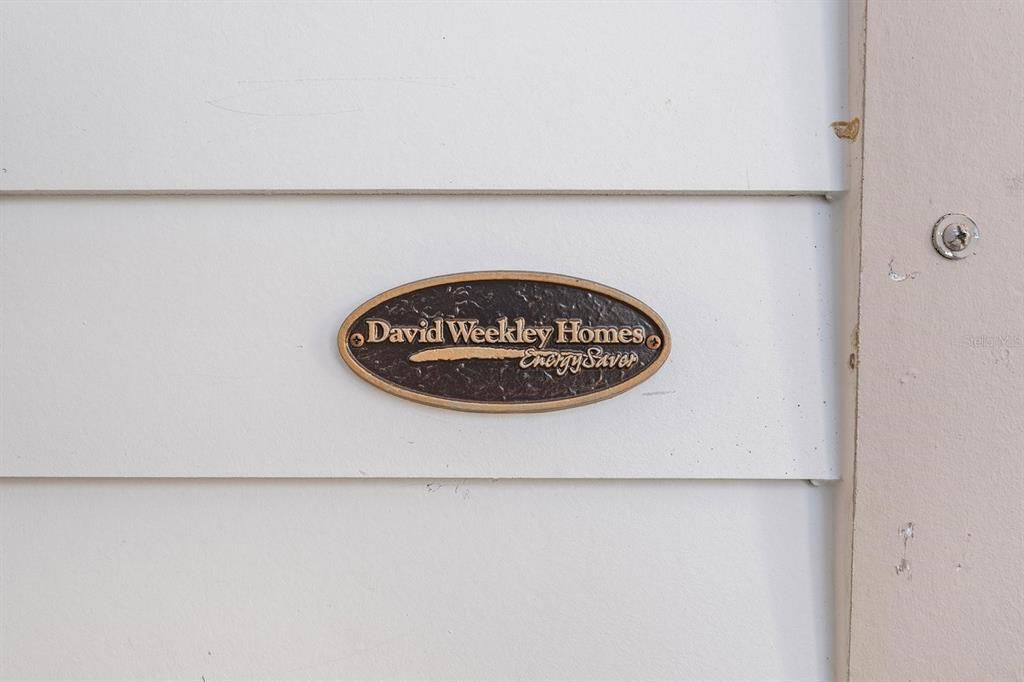 Activo con contrato: $533,000 (3 camas, 3 baños, 2302 Pies cuadrados)