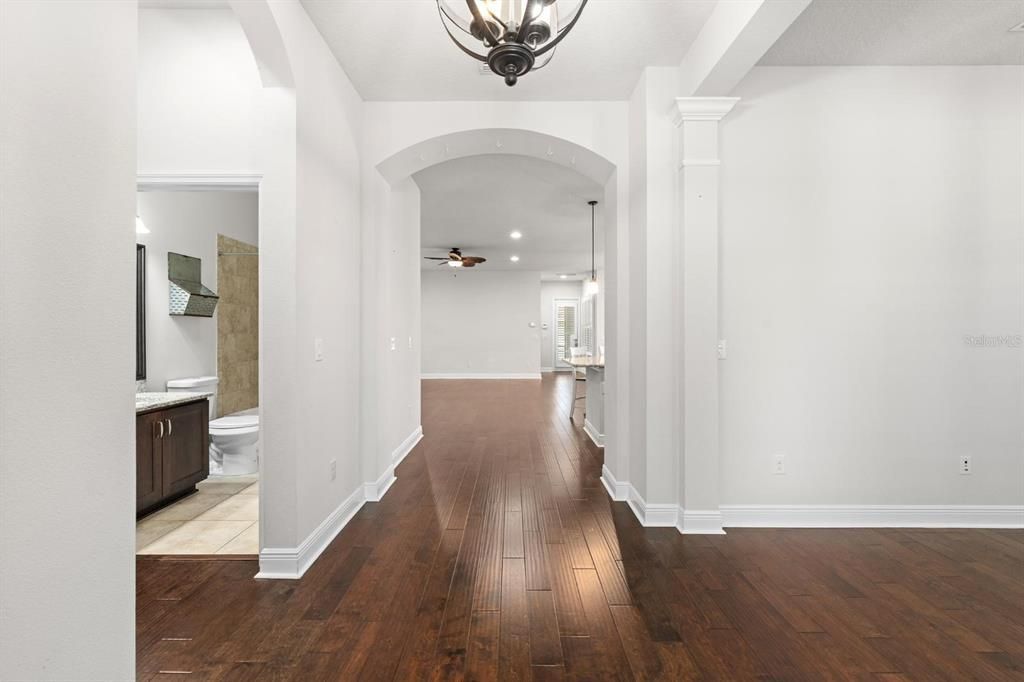 Activo con contrato: $533,000 (3 camas, 3 baños, 2302 Pies cuadrados)