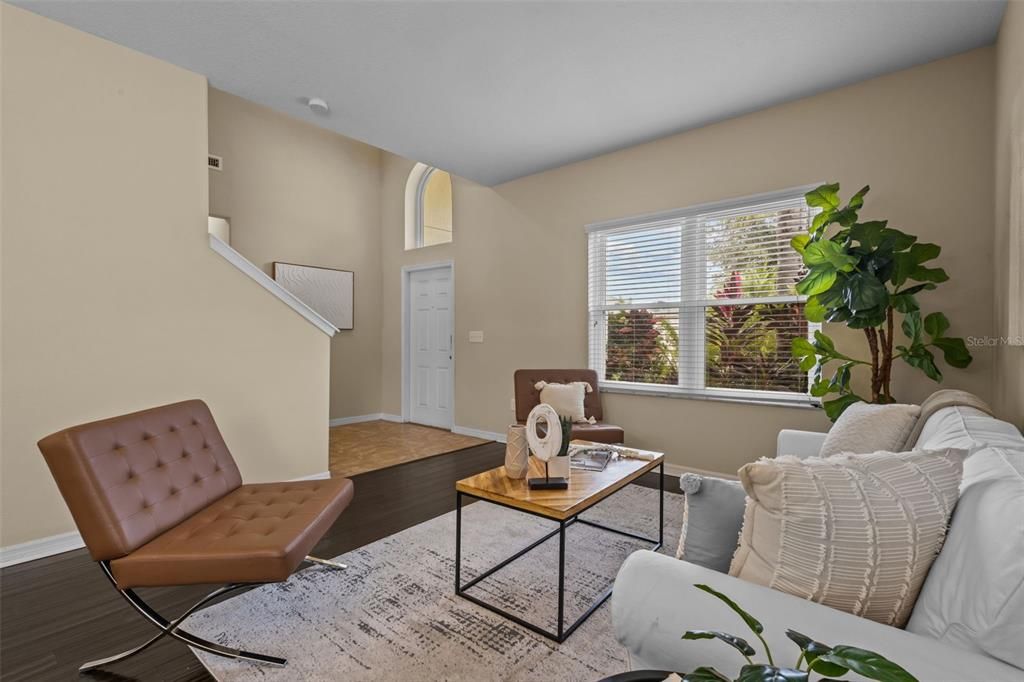 合同活跃: $499,900 (6 贝兹, 3 浴室, 3092 平方英尺)