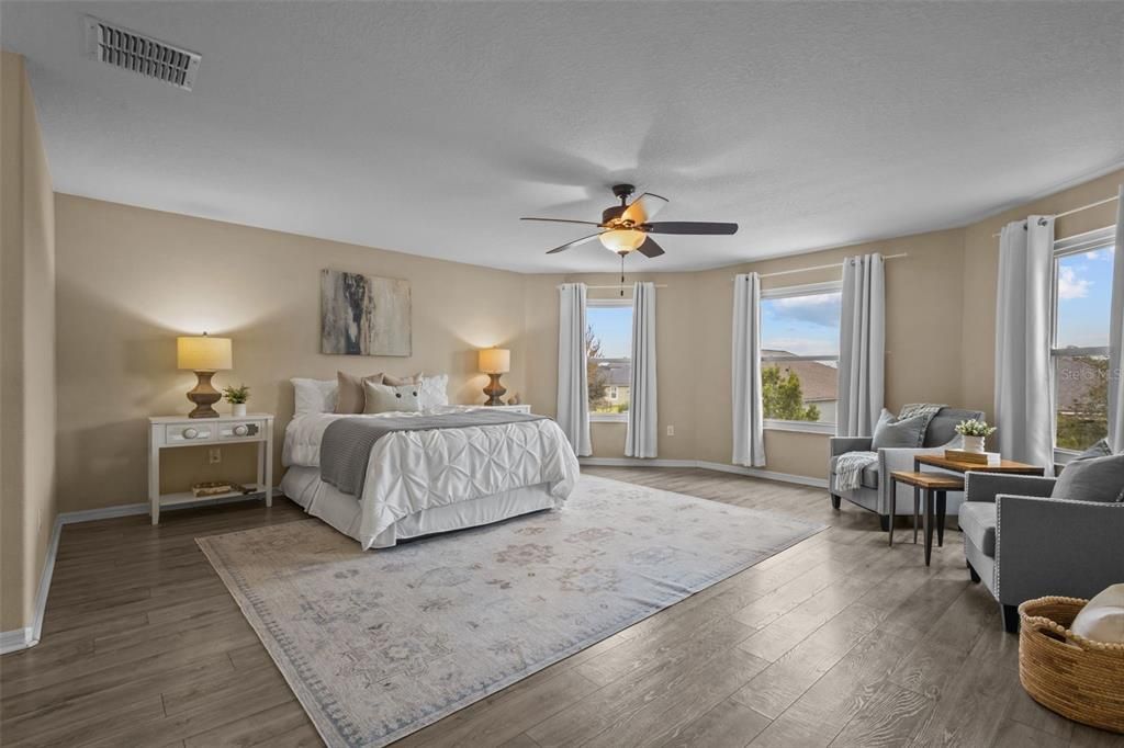 合同活跃: $499,900 (6 贝兹, 3 浴室, 3092 平方英尺)