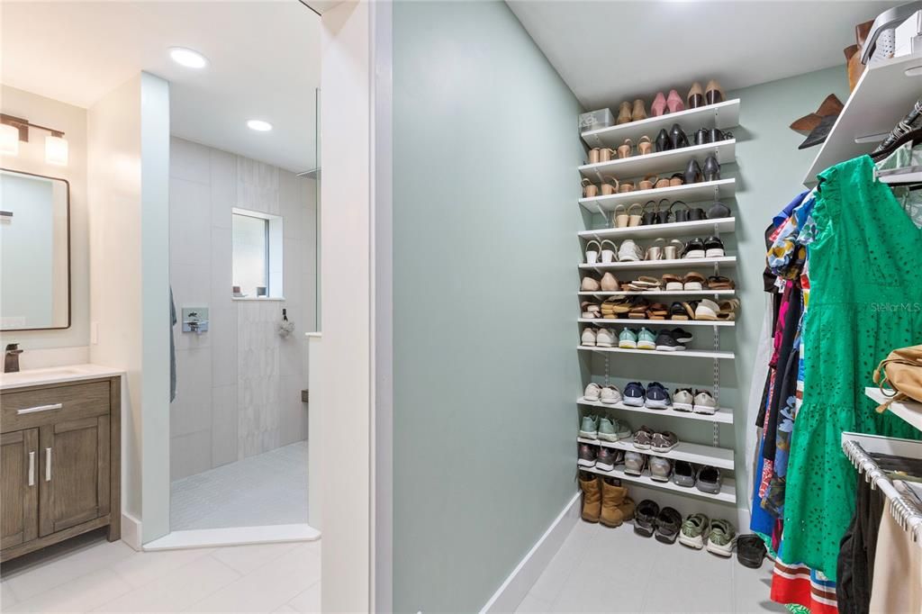 For Sale: $599,000 (4 beds, 3 baths, 2642 Square Feet)