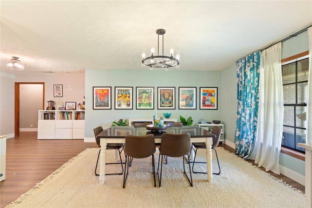 For Sale: $599,000 (4 beds, 3 baths, 2642 Square Feet)