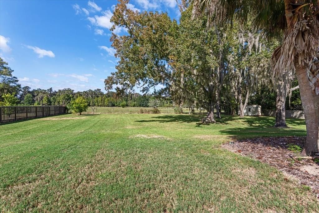 合同活跃: $940,000 (6 贝兹, 4 浴室, 4252 平方英尺)