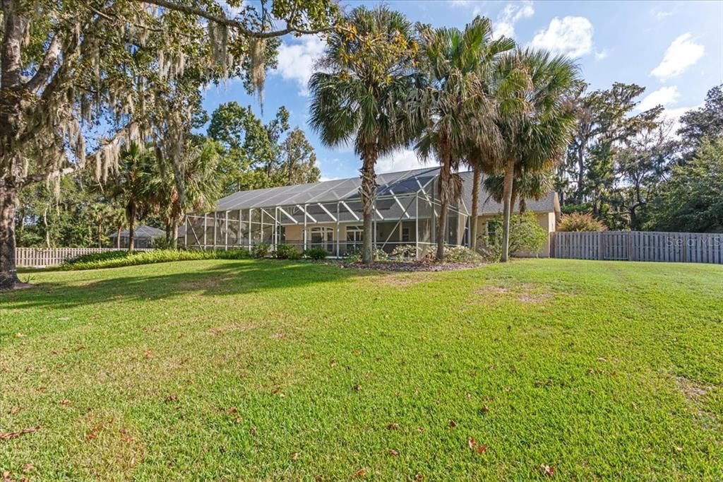 合同活跃: $940,000 (6 贝兹, 4 浴室, 4252 平方英尺)