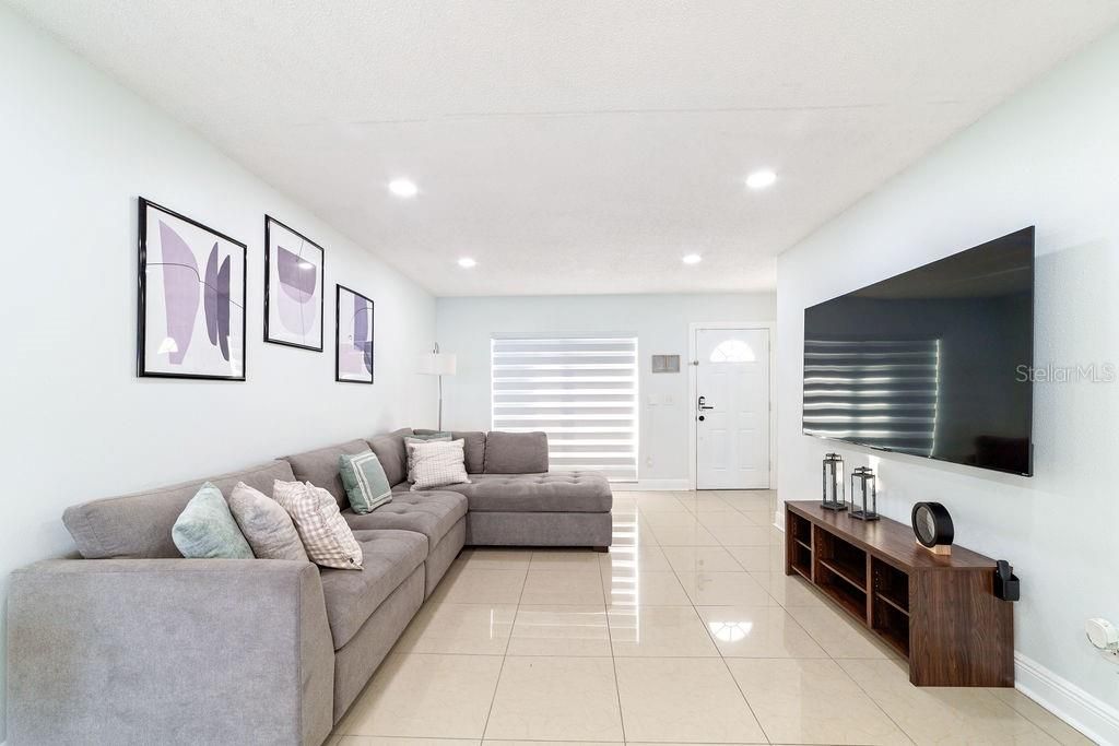 Active With Contract: $425,000 (3 beds, 2 baths, 1416 Square Feet)