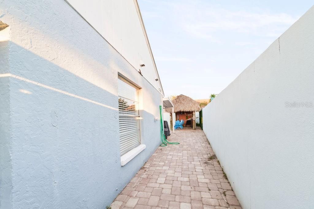 Active With Contract: $425,000 (3 beds, 2 baths, 1416 Square Feet)