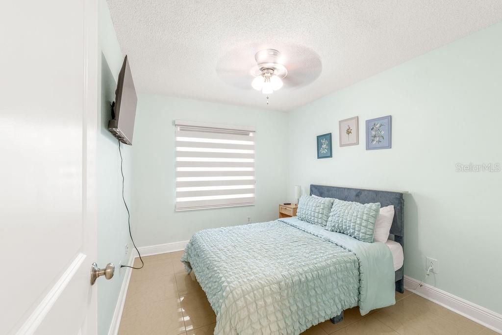 Active With Contract: $425,000 (3 beds, 2 baths, 1416 Square Feet)