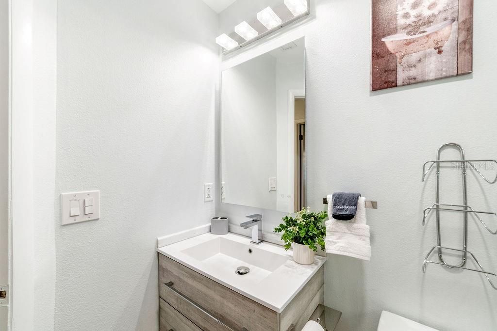 Active With Contract: $425,000 (3 beds, 2 baths, 1416 Square Feet)