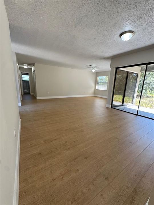 For Sale: $250,000 (3 beds, 2 baths, 1575 Square Feet)