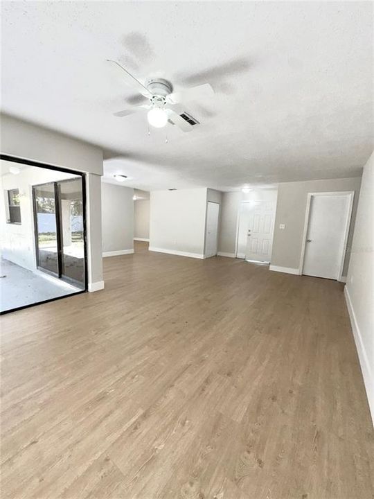 For Sale: $250,000 (3 beds, 2 baths, 1575 Square Feet)