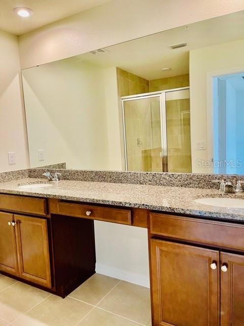 For Rent: $2,750 (3 beds, 2 baths, 1772 Square Feet)