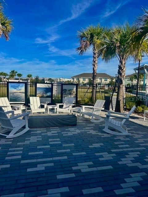 For Rent: $2,750 (3 beds, 2 baths, 1772 Square Feet)