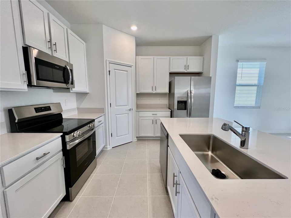 For Rent: $2,400 (4 beds, 3 baths, 2023 Square Feet)