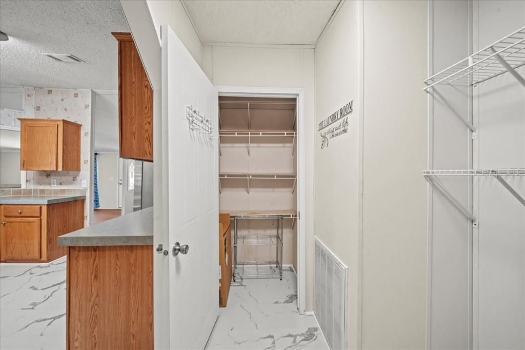 For Sale: $200,000 (3 beds, 2 baths, 1728 Square Feet)