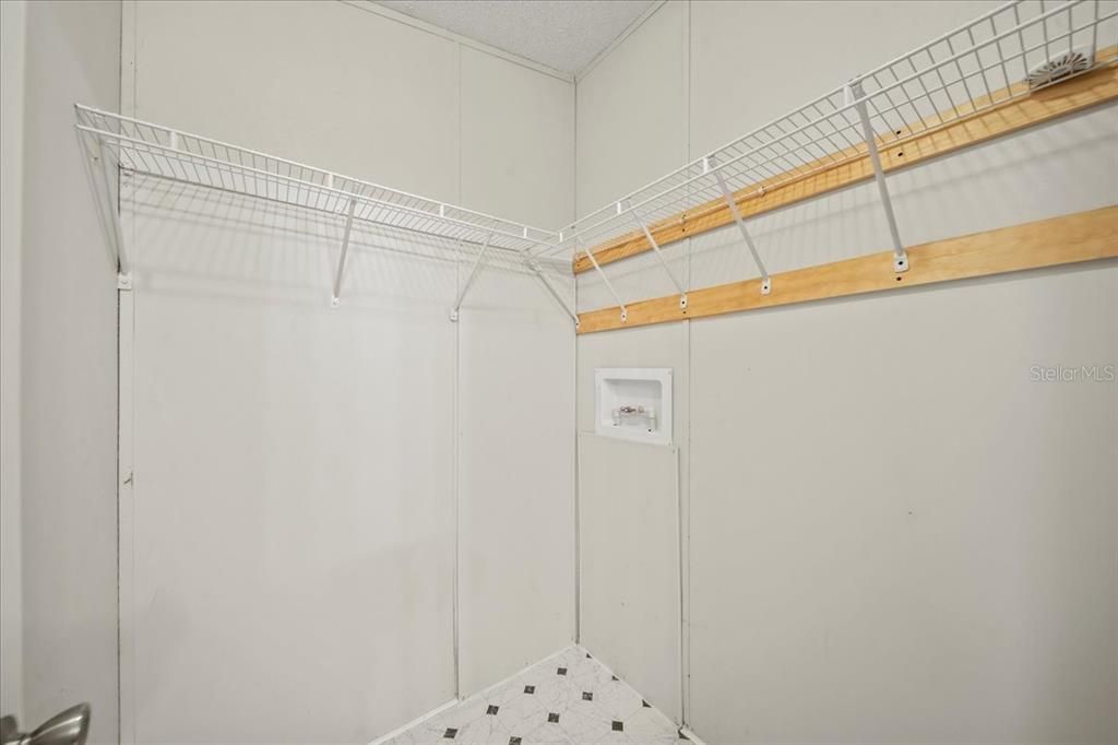 For Sale: $200,000 (3 beds, 2 baths, 1728 Square Feet)