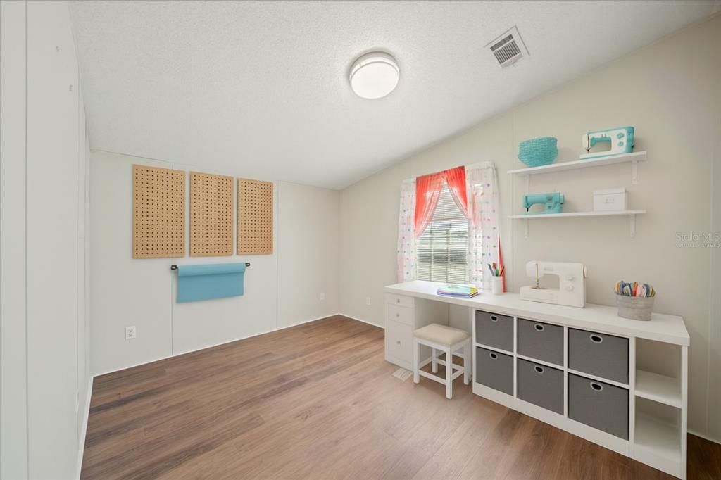 For Sale: $200,000 (3 beds, 2 baths, 1728 Square Feet)