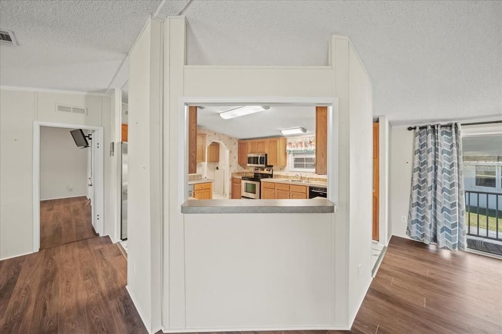 For Sale: $200,000 (3 beds, 2 baths, 1728 Square Feet)