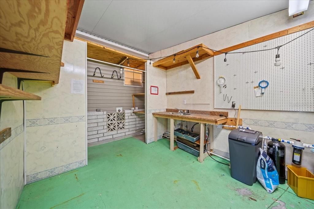 For Sale: $200,000 (3 beds, 2 baths, 1728 Square Feet)