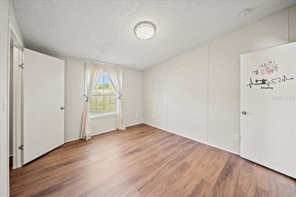 For Sale: $200,000 (3 beds, 2 baths, 1728 Square Feet)