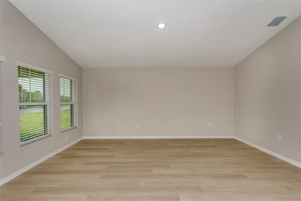 For Sale: $360,999 (4 beds, 2 baths, 1850 Square Feet)