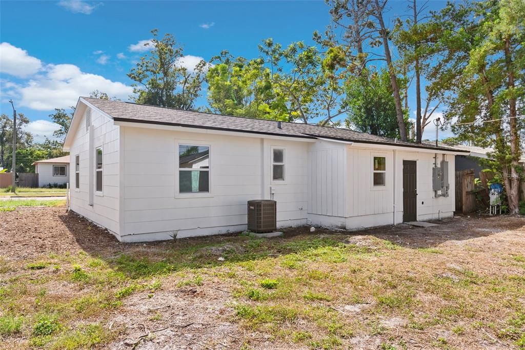 For Sale: $349,200 (3 beds, 2 baths, 988 Square Feet)