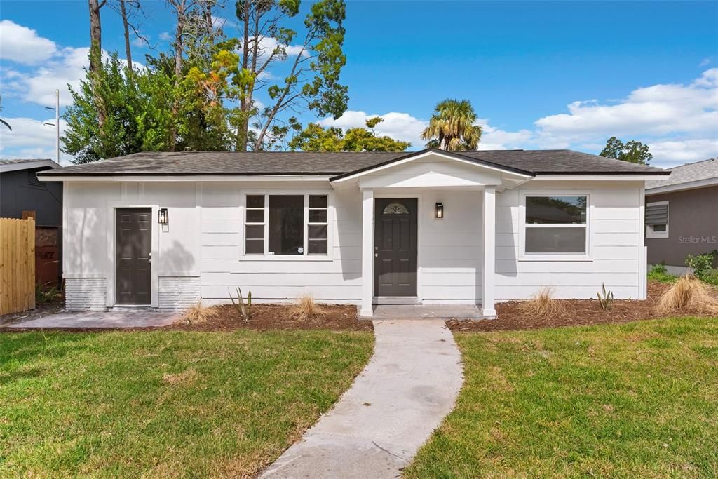 For Sale: $349,200 (3 beds, 2 baths, 988 Square Feet)