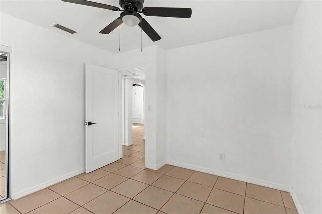 For Sale: $349,200 (3 beds, 2 baths, 988 Square Feet)