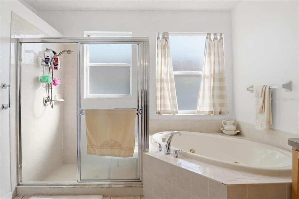 На продажу: $380,000 (4 спален, 2 ванн, 2604 Квадратных фут)