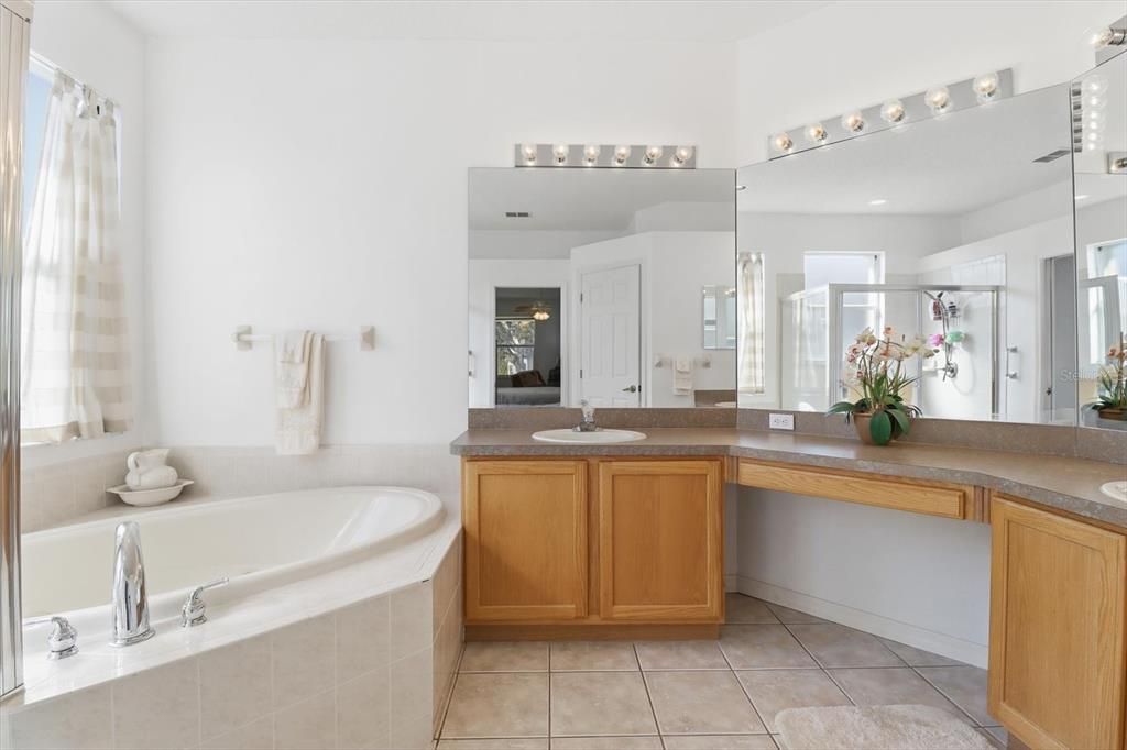 На продажу: $380,000 (4 спален, 2 ванн, 2604 Квадратных фут)