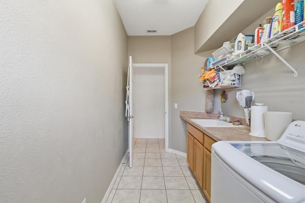 На продажу: $380,000 (4 спален, 2 ванн, 2604 Квадратных фут)