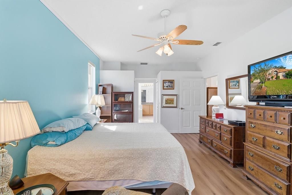 На продажу: $380,000 (4 спален, 2 ванн, 2604 Квадратных фут)