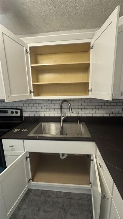 На продажу: $179,000 (2 спален, 1 ванн, 866 Квадратных фут)