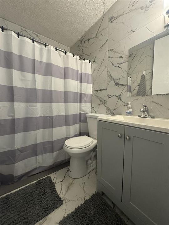 На продажу: $179,000 (2 спален, 1 ванн, 866 Квадратных фут)