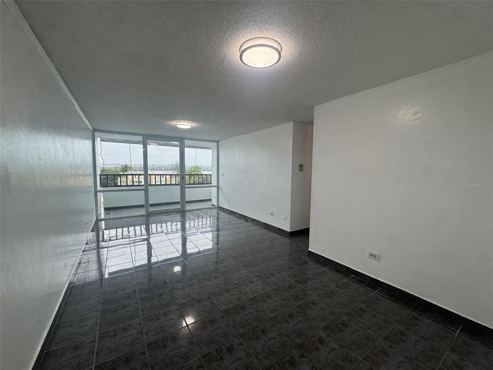 На продажу: $179,000 (2 спален, 1 ванн, 866 Квадратных фут)