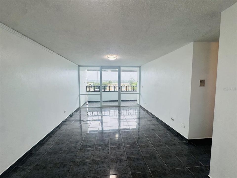 На продажу: $179,000 (2 спален, 1 ванн, 866 Квадратных фут)