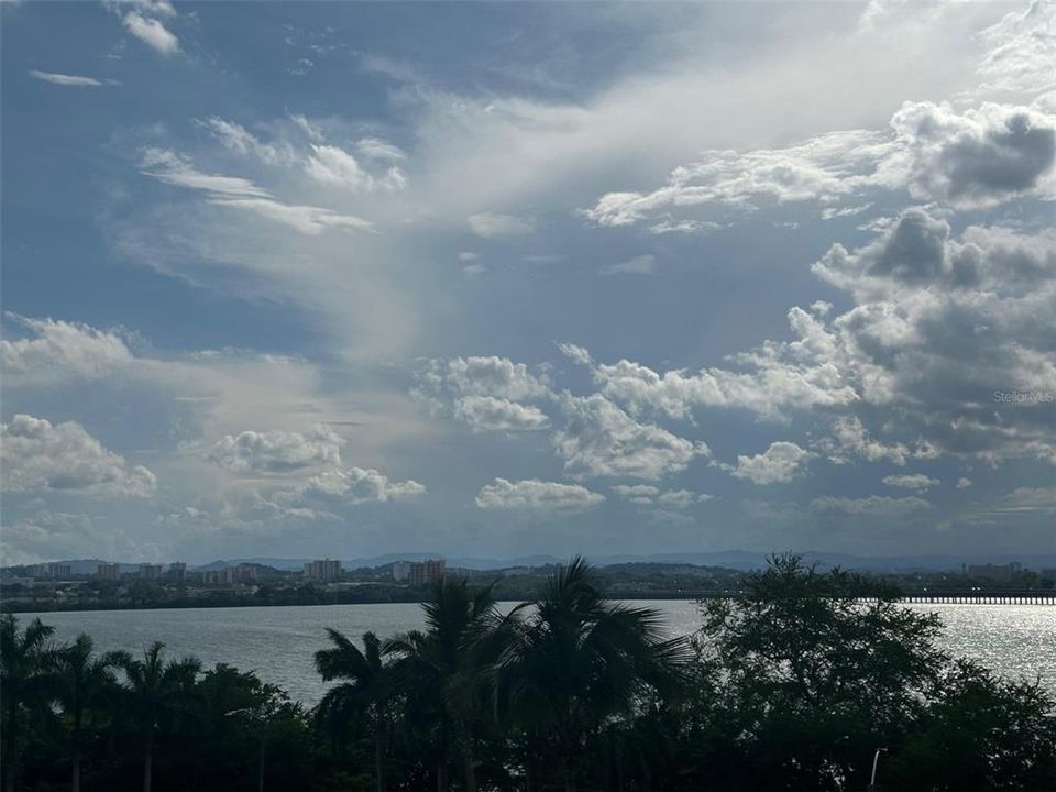 На продажу: $179,000 (2 спален, 1 ванн, 866 Квадратных фут)