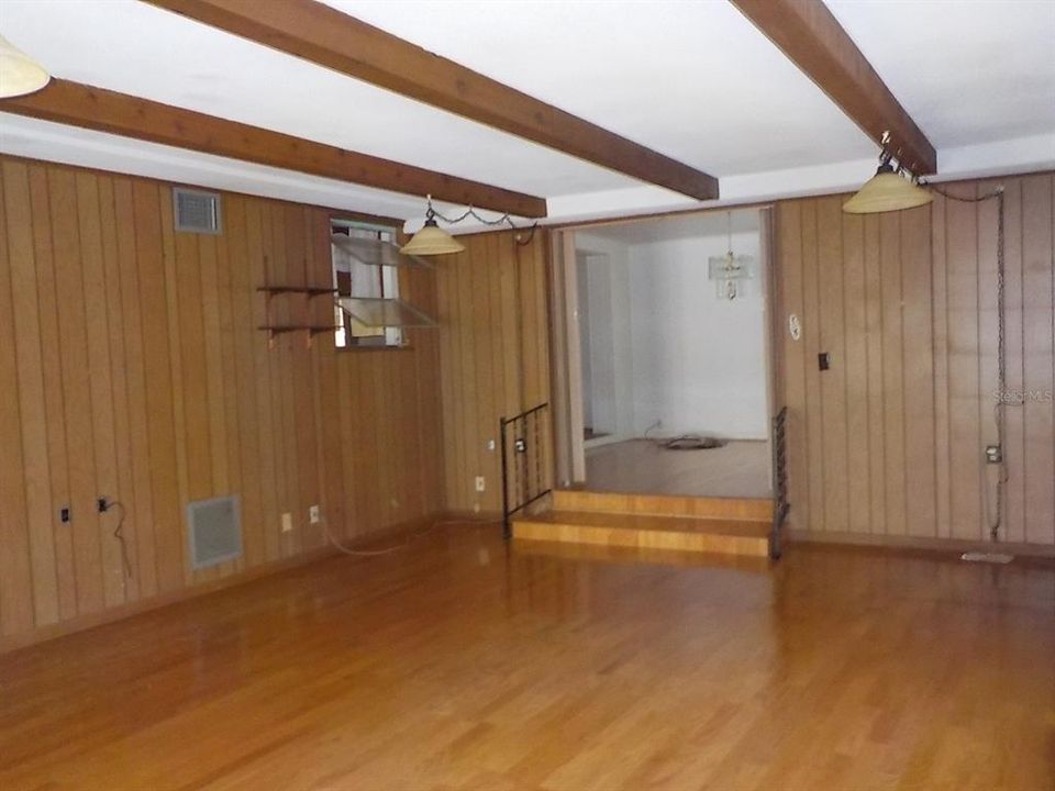 На продажу: $209,000 (4 спален, 2 ванн, 2283 Квадратных фут)