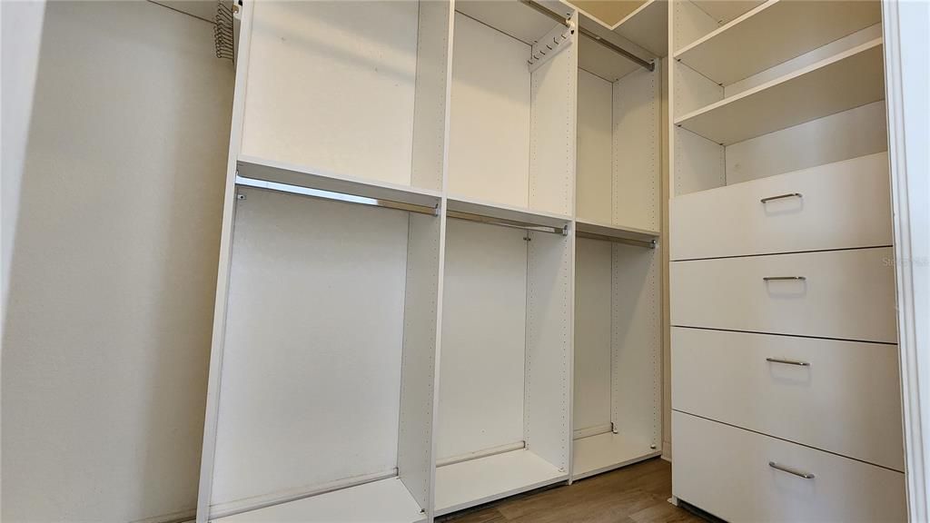 合同活跃: $2,500 (3 贝兹, 2 浴室, 1691 平方英尺)