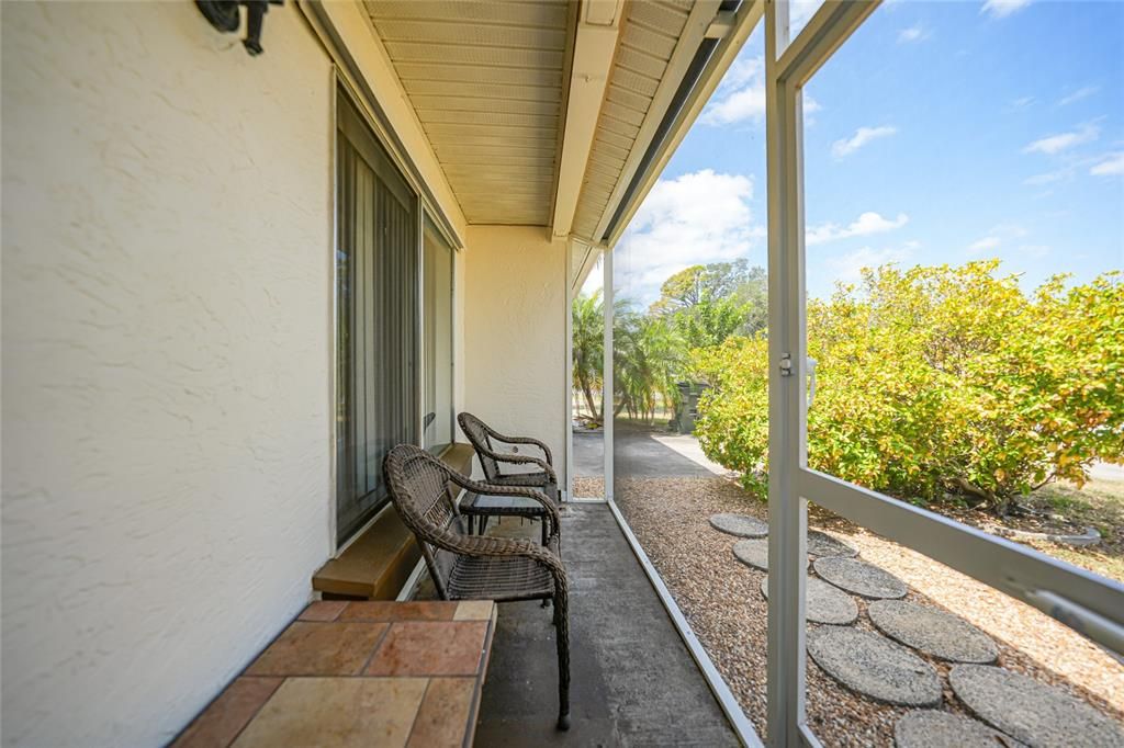 Active With Contract: $230,000 (3 beds, 2 baths, 1320 Square Feet)