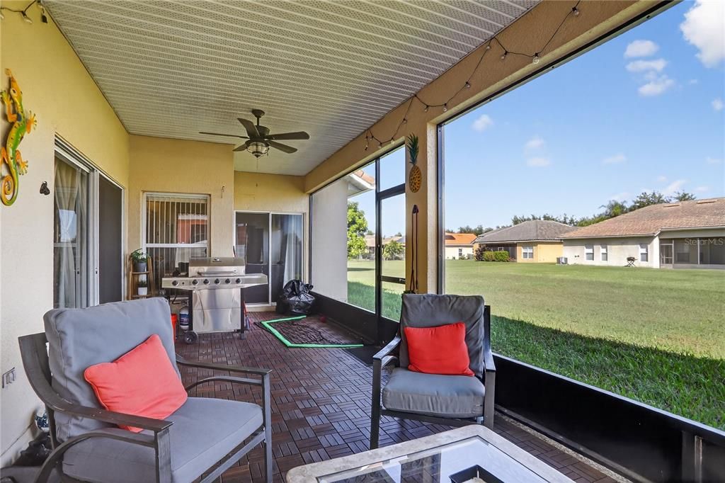 Active With Contract: $325,000 (3 beds, 2 baths, 1687 Square Feet)