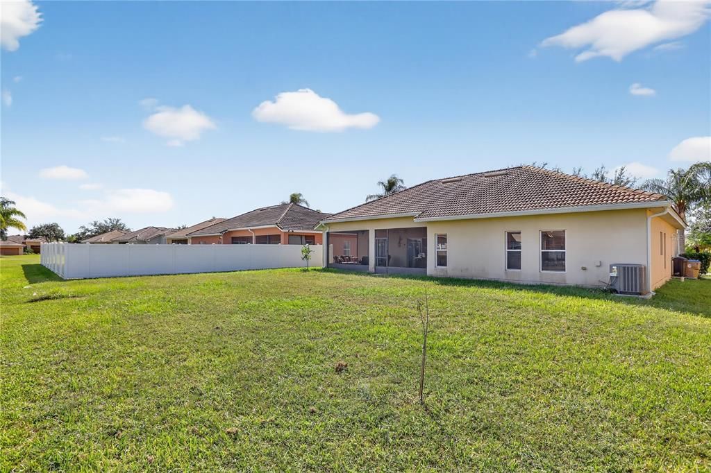 Active With Contract: $325,000 (3 beds, 2 baths, 1687 Square Feet)